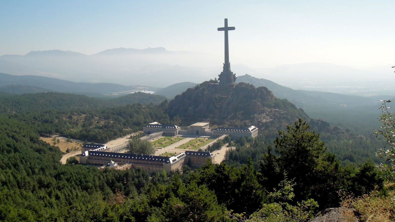 El sectarismo antirreligioso no parará hasta derribar la cruz El sectarismo antirreligioso no parará hasta derribar la cruz