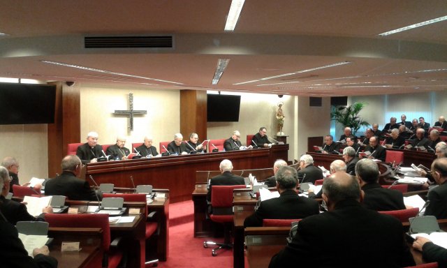 En otro momento crucial para la Iglesia los obispos españoles callan