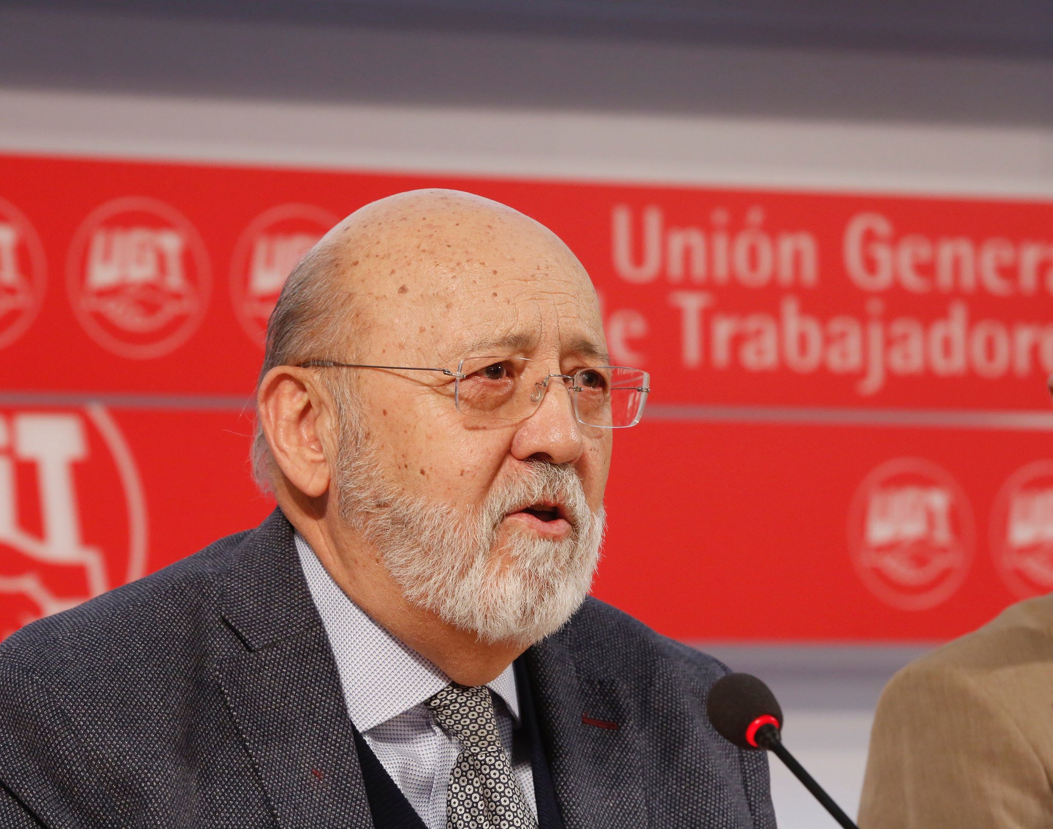 CIS. Tezanos calca los resultados electorales del 10-N... y contradice a los sondeos privados. Lo único importante: Sánchez gana CIS. Tezanos calca los resultados electorales del 10-N... y contradice a los sondeos privados. Lo único importante: Sánchez gana