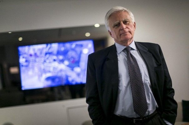 Paolo Vasile es CEO de Mediaset España (antes de su fusión con Cuatro, Telecinco) desde el 30 de marzo de 1999 Paolo Vasile es CEO de Mediaset España (antes de su fusión con Cuatro, Telecinco) desde el 30 de marzo de 1999