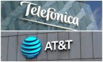 Telefónica opta por quedarse en México y llega a un acuerdo con AT&T: cuidado con el abrazo del oso