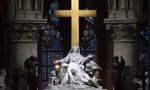 Escultura de la Piedad de la catedral parisina de Notre Dame