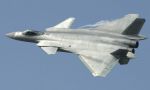 China se desmarca del 'todo a cien' en aviones de combate: enseña su caza 'invisible', el J-20