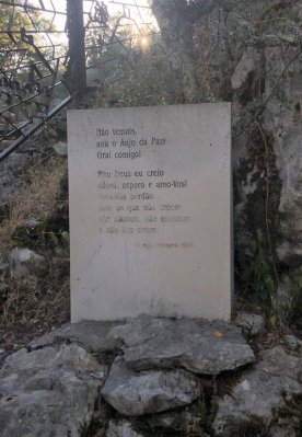 Lápida en Fátima