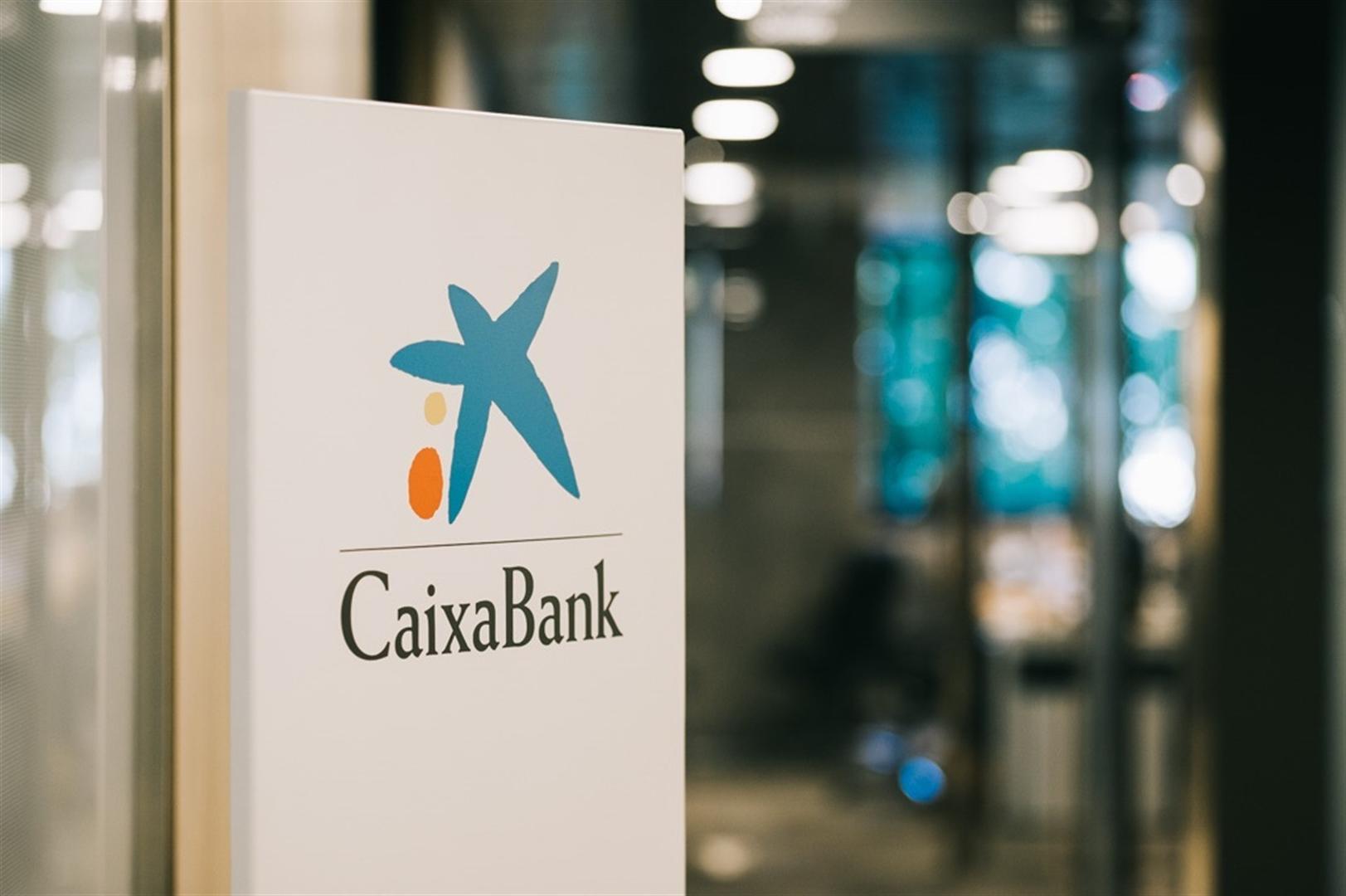 Caixabank no logra convencer a los inversores a pesar de disparar el beneficio tras la fusión con Bankia