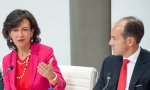Ana Botín, ante la atenta mirada del CEO de Santander España, Rami Aboukhair
