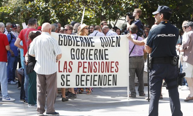 No se pueden pagar las pensiones con deuda, y menos aún de manera indefinida