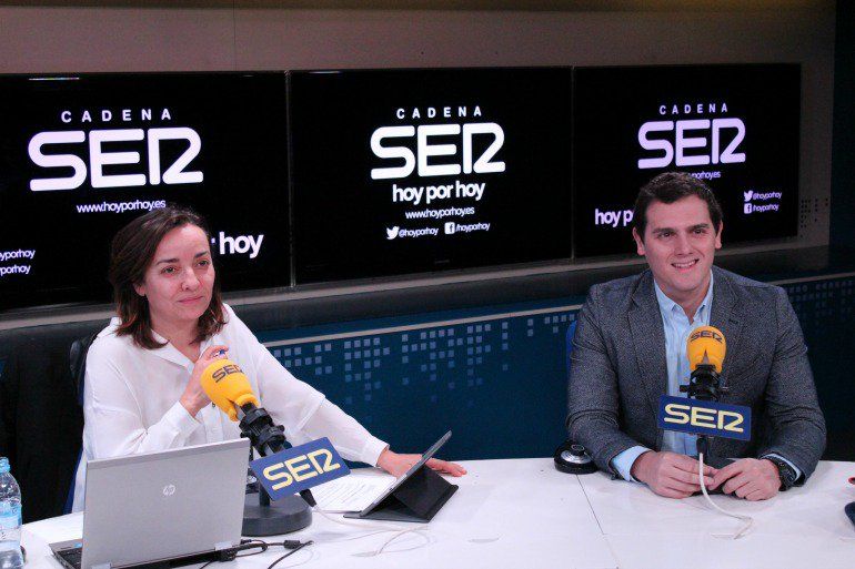 Albert Rivera insiste: "Si el PSOE forma gobierno con Podemos, nosotros estaríamos en la oposición" Albert Rivera insiste: "Si el PSOE forma gobierno con Podemos, nosotros estaríamos en la oposición"