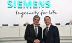 Joe Kaeser, presidente y CEO de Siemens, junto a Jim Hageman, presidente del Consejo de Supervisión, a quien sustituirá en 2021. Roland Busch relevará entonces a Kaeser