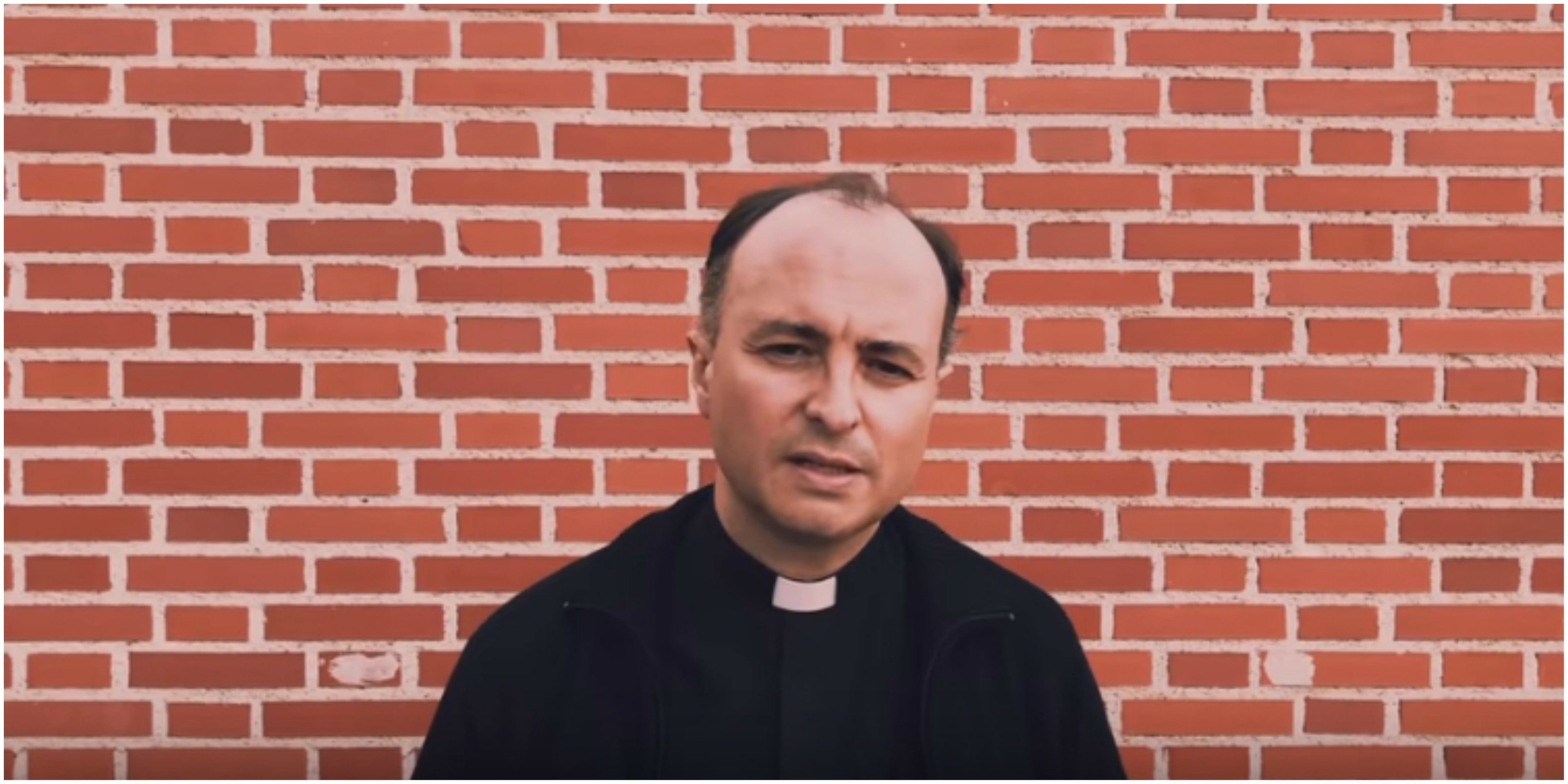 El cura Santiago Arellano llama a la conversión de Sánchez e Iglesias ante el coronavirus. ¡Qué fueeeeerte! El cura Santiago Arellano llama a la conversión de Sánchez e Iglesias ante el coronavirus. ¡Qué fueeeeerte!