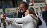 Rajoy se atrinchera en Moncloa y en el PP, y Sánchez aprovecha para volver al Frente Popular