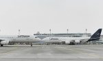 Aviones de la aerolínea Lufthansa en tierra por culpa de la pandemia del coronavirus, como los del resto de aerolíneas