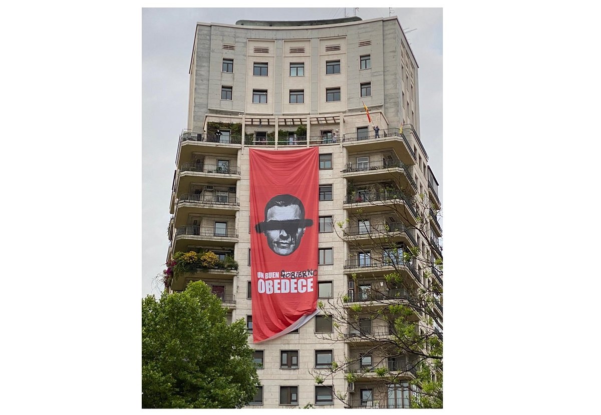 Este hombre es peligroso. Se prolonga el estado de alarma hasta el verano Este hombre es peligroso. Se prolonga el estado de alarma hasta el verano