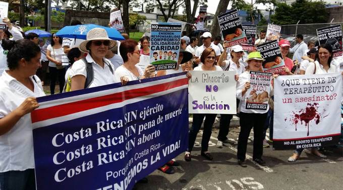 Costa Rica: la sociedad se manifiesta contra la maniobra del Gobierno para legalizar el aborto Costa Rica: la sociedad se manifiesta contra la maniobra del Gobierno para legalizar el aborto