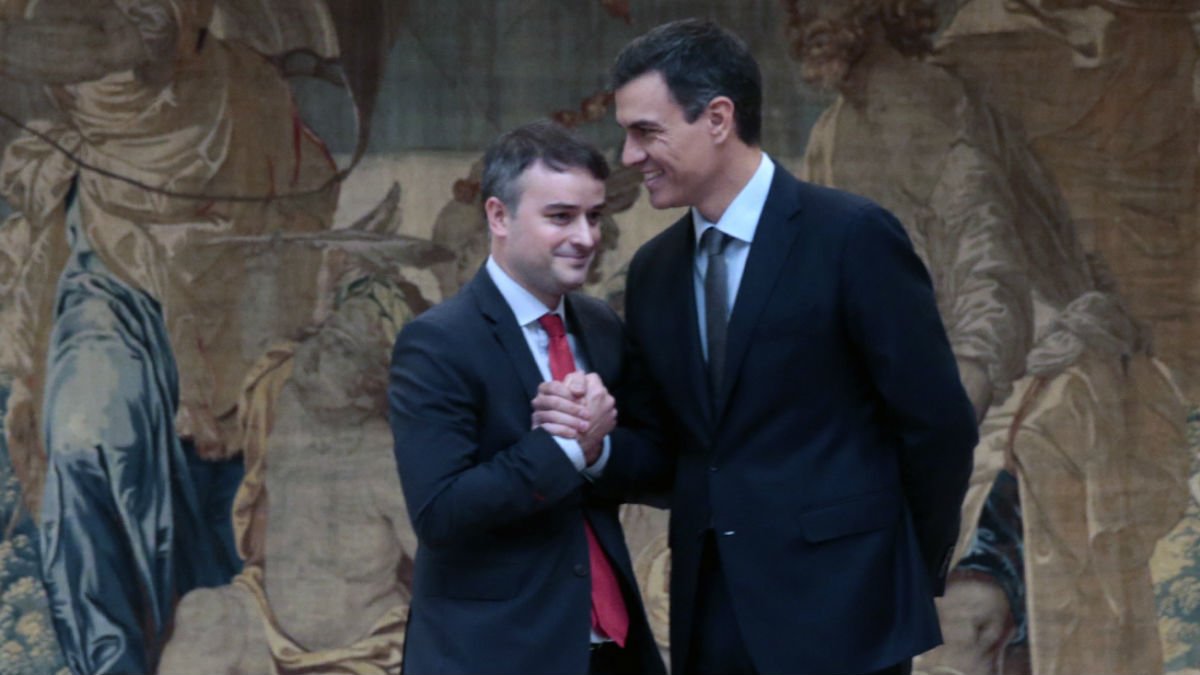 Dos años en Moncloa y vuelta al guerracivilismo Dos años en Moncloa y vuelta al guerracivilismo