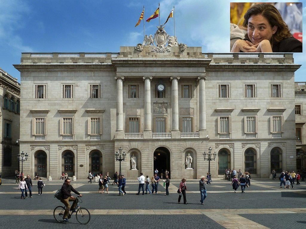 El Ayuntamiento de Barcelona es la institución "mejor valorada" durante la pandemia... según... una encuesta de la Oficina Municipal de Datos del consistorio El Ayuntamiento de Barcelona es la institución "mejor valorada" durante la pandemia... según... una encuesta de la Oficina Municipal de Datos del consistorio