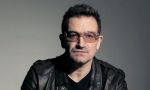 Hoy nos acordamos de Bono, el fundador de U2, que lucha contra la erradicación del SIDA en África
