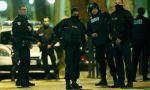Al menos tres muertos, tres detenidos y policías heridos en una redada en París