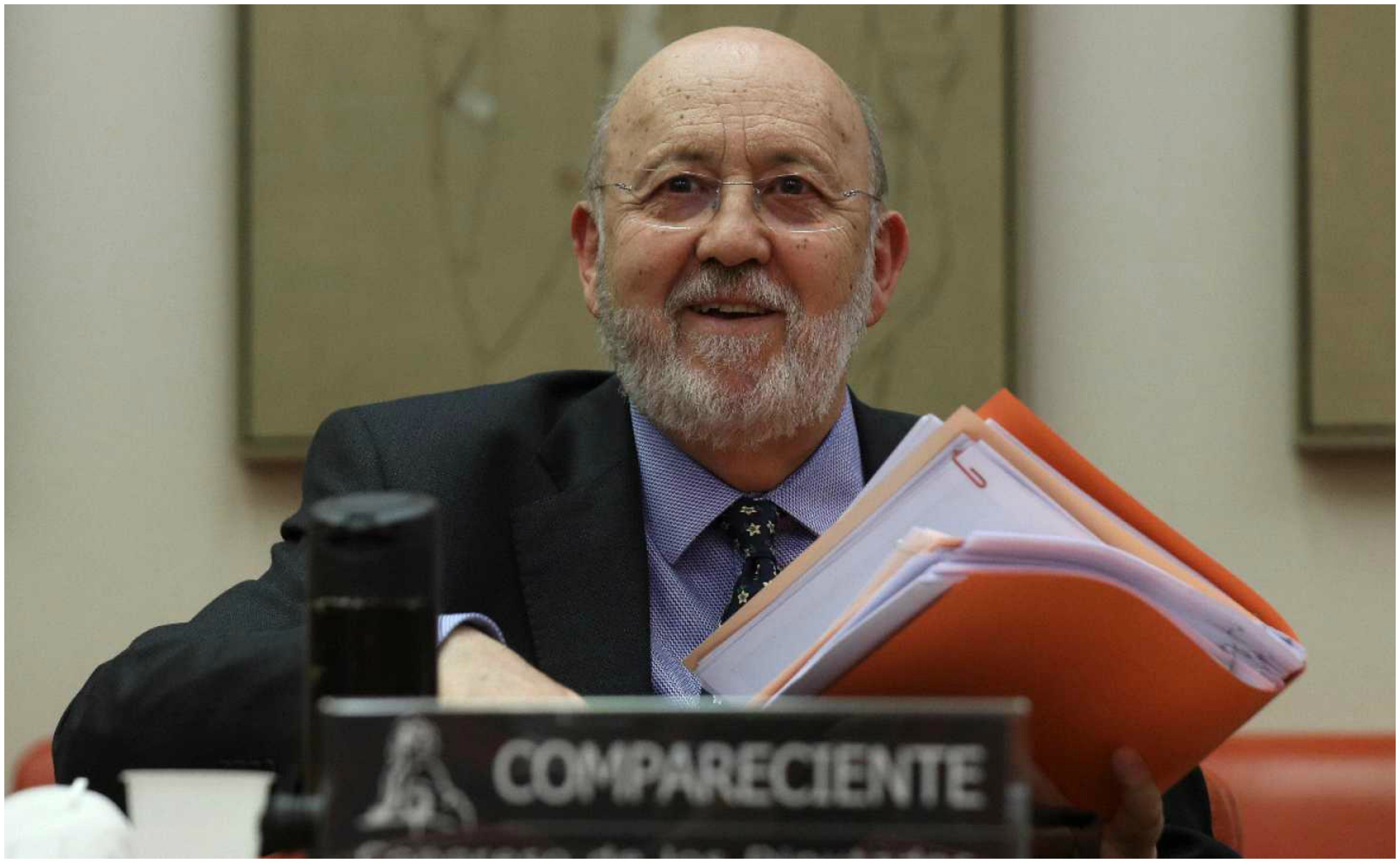 El CIS contradice al resto de sondeos y aumenta todavía más la ventaja del PSOE sobre el PP El CIS contradice al resto de sondeos y aumenta todavía más la ventaja del PSOE sobre el PP