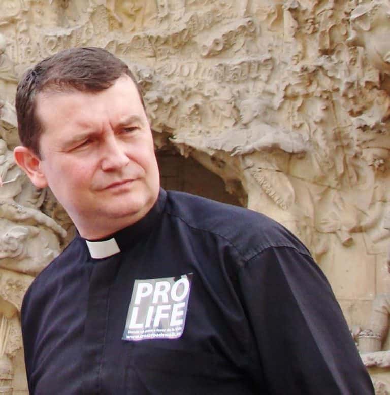 Al Padre Custodio Ballester lo quieren sancionar por usar su libertad de opinión