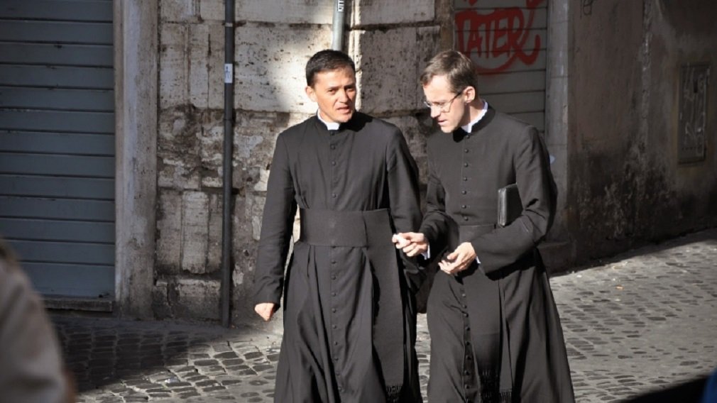 En España ya no se ve un hábito o una sotana por la calle En España ya no se ve un hábito o una sotana por la calle