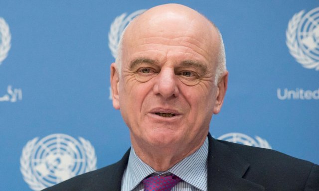 David Nabarro le ha dado una bofetada al Gobierno de Pedro Sánchez: los confinamientos no matan al virus, sólo lo congelan