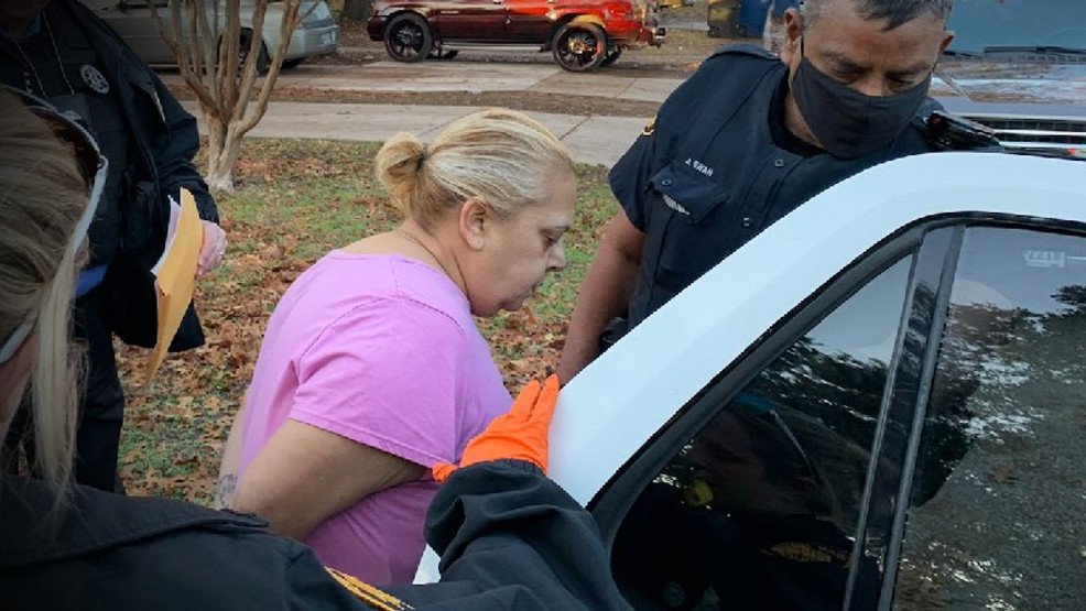 Una mujer arrestada en San Antonio Una mujer arrestada en San Antonio