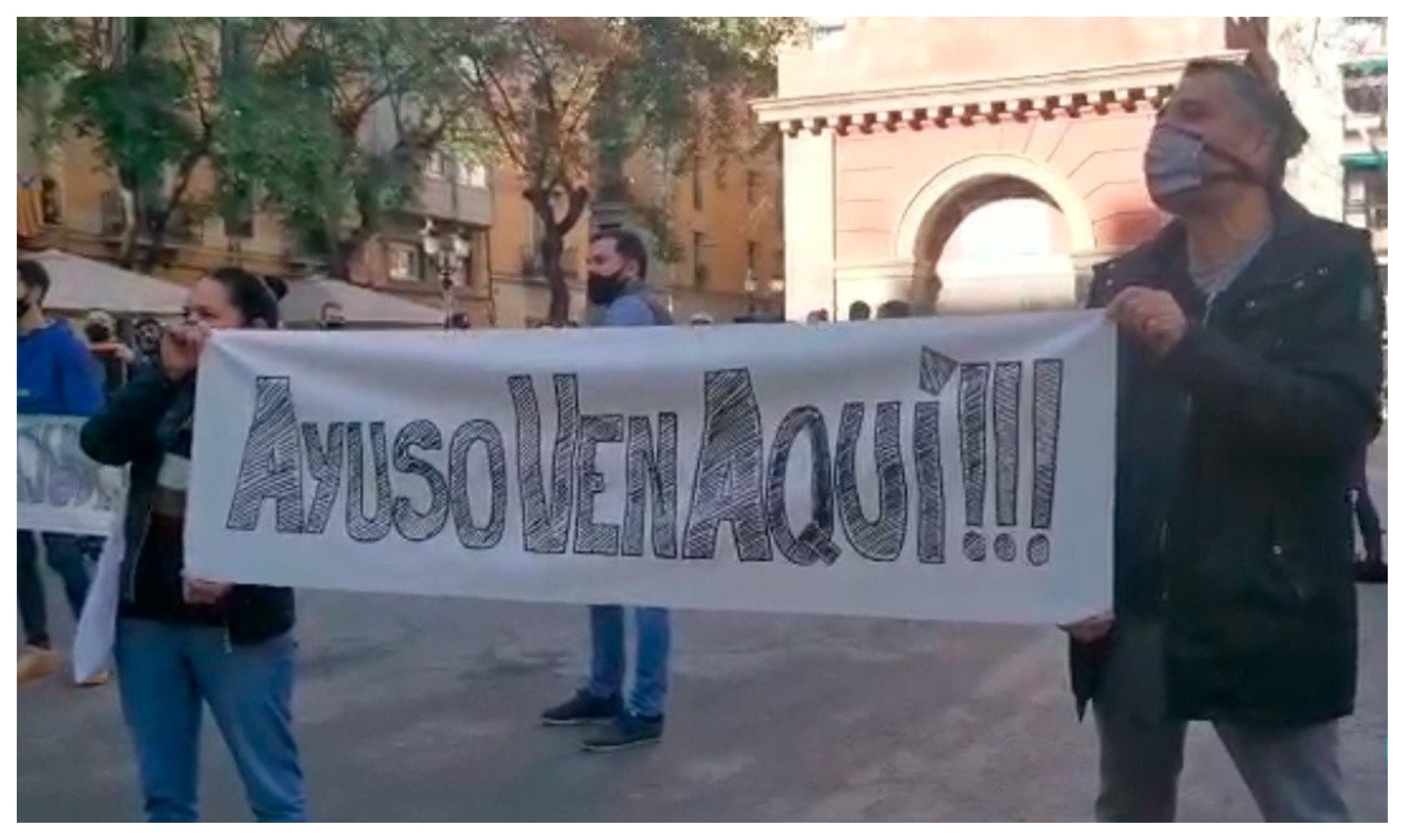 Barcelona. "Ayuso ven aquí": los hosteleros barceloneses piden que se mantengan abiertos sus negocios, como en Madrid... Y van dos veces Barcelona. "Ayuso ven aquí": los hosteleros barceloneses piden que se mantengan abiertos sus negocios, como en Madrid... Y van dos veces