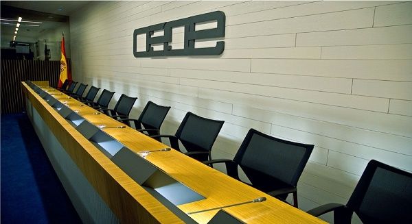 Argumentos centrífugos de la CEOE: si fusilamos a los parados se acabaría el paro Argumentos centrífugos de la CEOE: si fusilamos a los parados se acabaría el paro