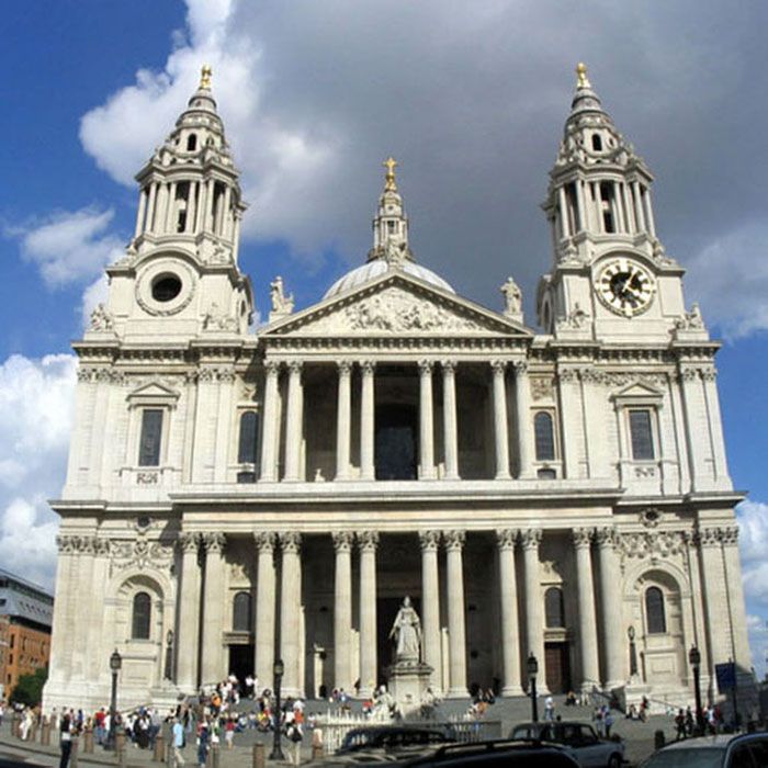 La Iglesia anglicana tiene un fondo de inversión. No debería