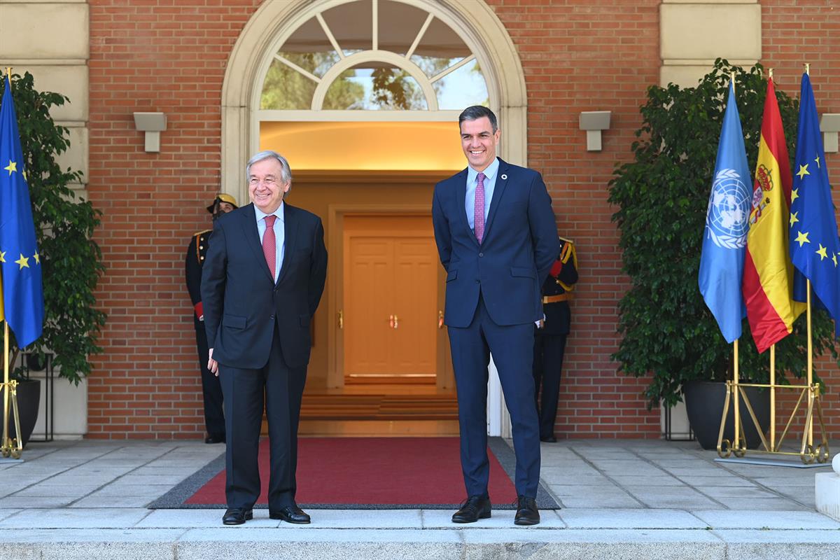 Antonio Guterres advierte: si no vacunamos a todos surgirán nuevas cepas resistentes a las vacunas. A lo mejor se trata del segundo virus de Wuhan Antonio Guterres advierte: si no vacunamos a todos surgirán nuevas cepas resistentes a las vacunas. A lo mejor se trata del segundo virus de Wuhan