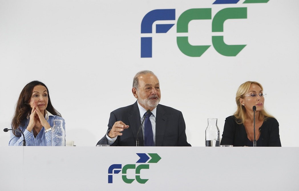 Esther Koplowitz y Carlos Slim (cuarta y primer accionista) junto a Esther Alcocer Koplowitz, presidenta de FCC