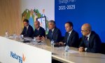 Carlos Vecino, Pedro Larrea, Francisco Reynés, Steven Fernández y Jorge Barredo durante la presentación del Plan Estratégico a analistas