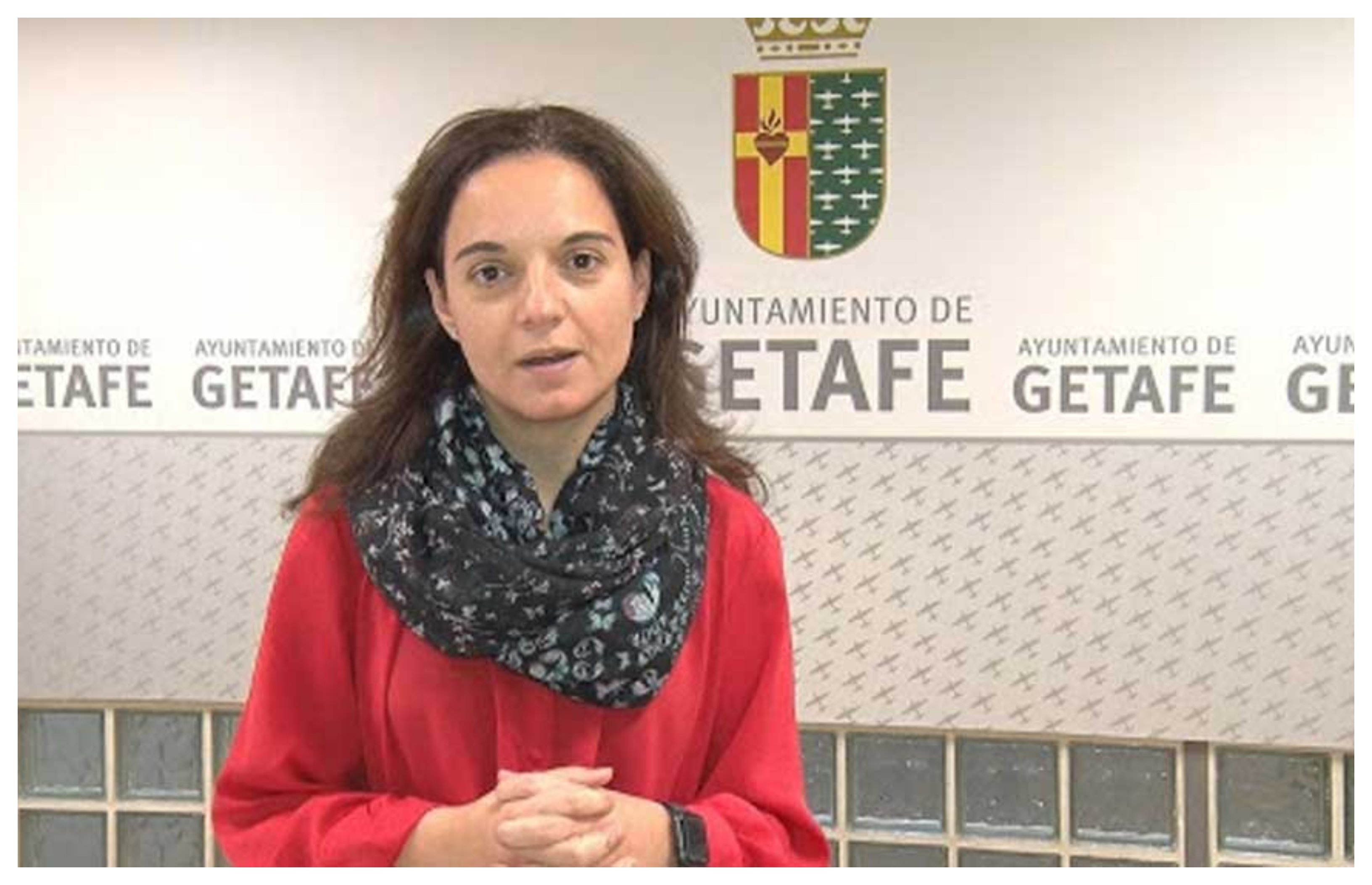 Sara Hernández, -la del "¡Apaga la tele y enciende tu clítoris!", la misma que prohibió cantar en las terrazas- se ha negado