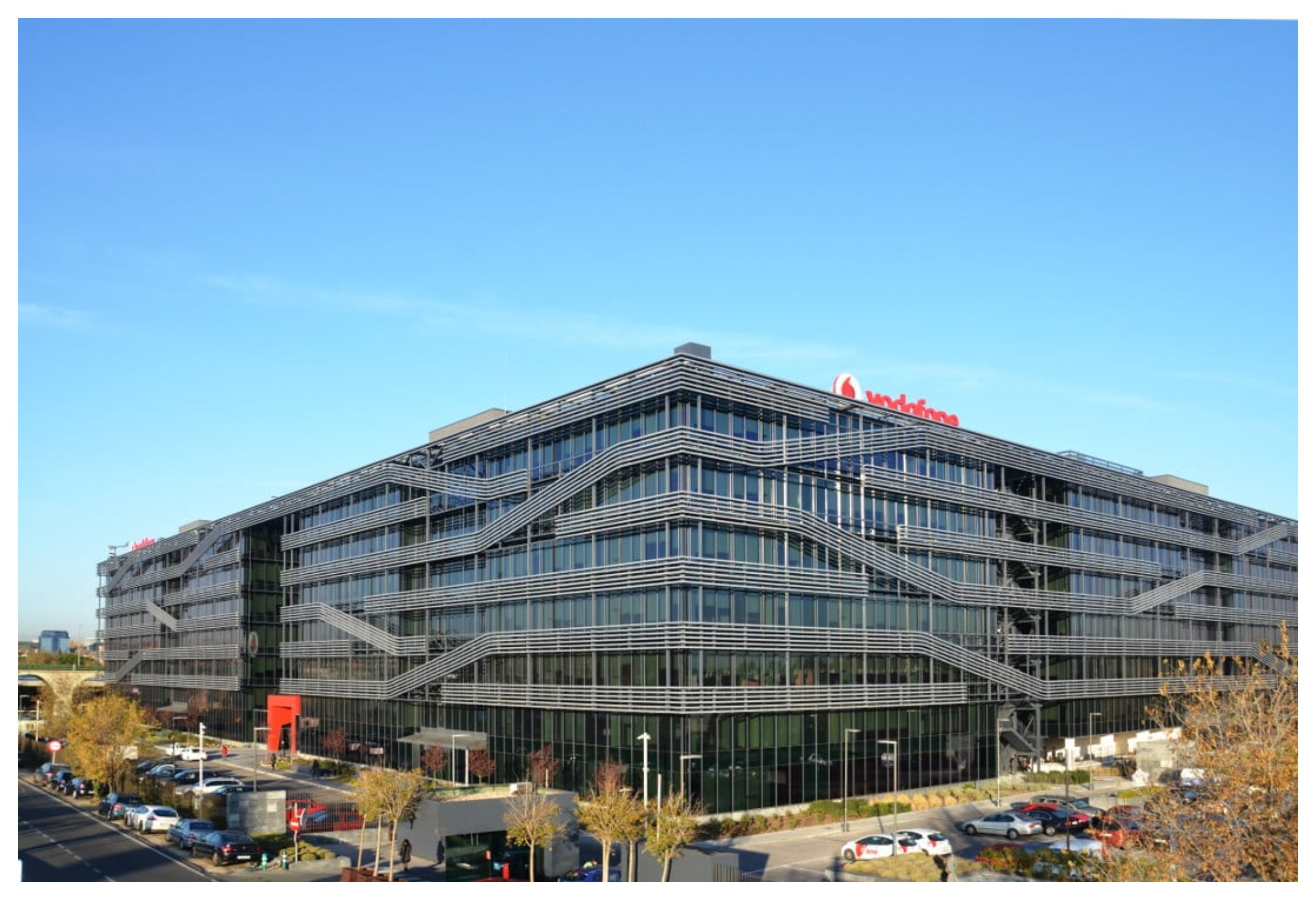 Vodafone España rechaza cualquier tipo de acuerdo con MasMóvil Vodafone España rechaza cualquier tipo de acuerdo con MasMóvil