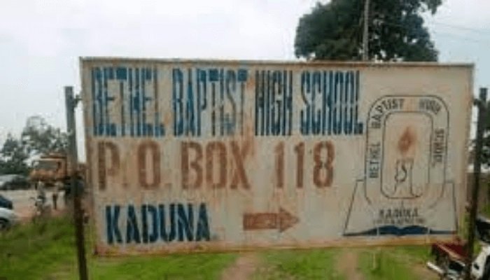 Otros 15 estudiantes secuestrados de Bethel Baptist High School recuperan la libertad Otros 15 estudiantes secuestrados de Bethel Baptist High School recuperan la libertad