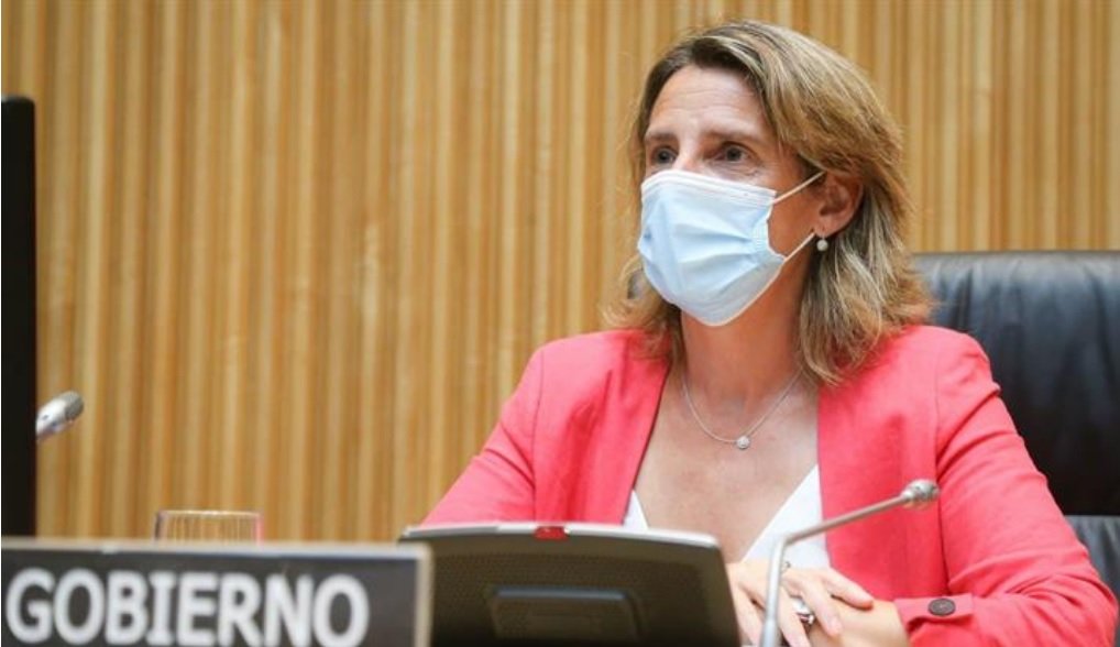 Ribera no se pone nerviosa con el precio de la luz y se limita a decir que seguirá alto, pero hace poco por evitarlo