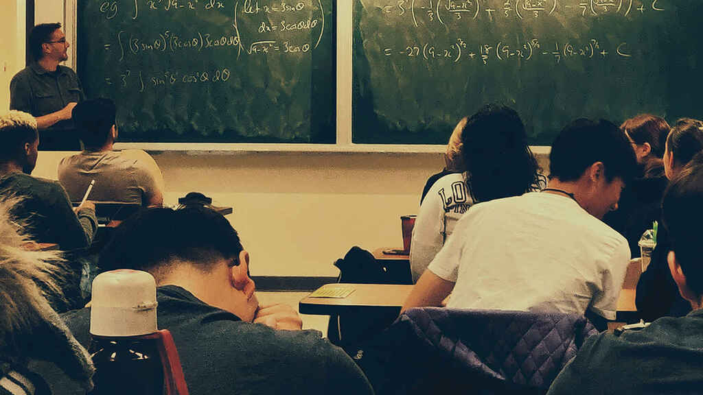 El ministerio podría incluir la 'vía Garzón' (Eduardo, no Alberto)?: crea tu propio dinero, con impresora incluida, fabricada en clase de manualidades El ministerio podría incluir la 'vía Garzón' (Eduardo, no Alberto)?: crea tu propio dinero, con impresora incluida, fabricada en clase de manualidades