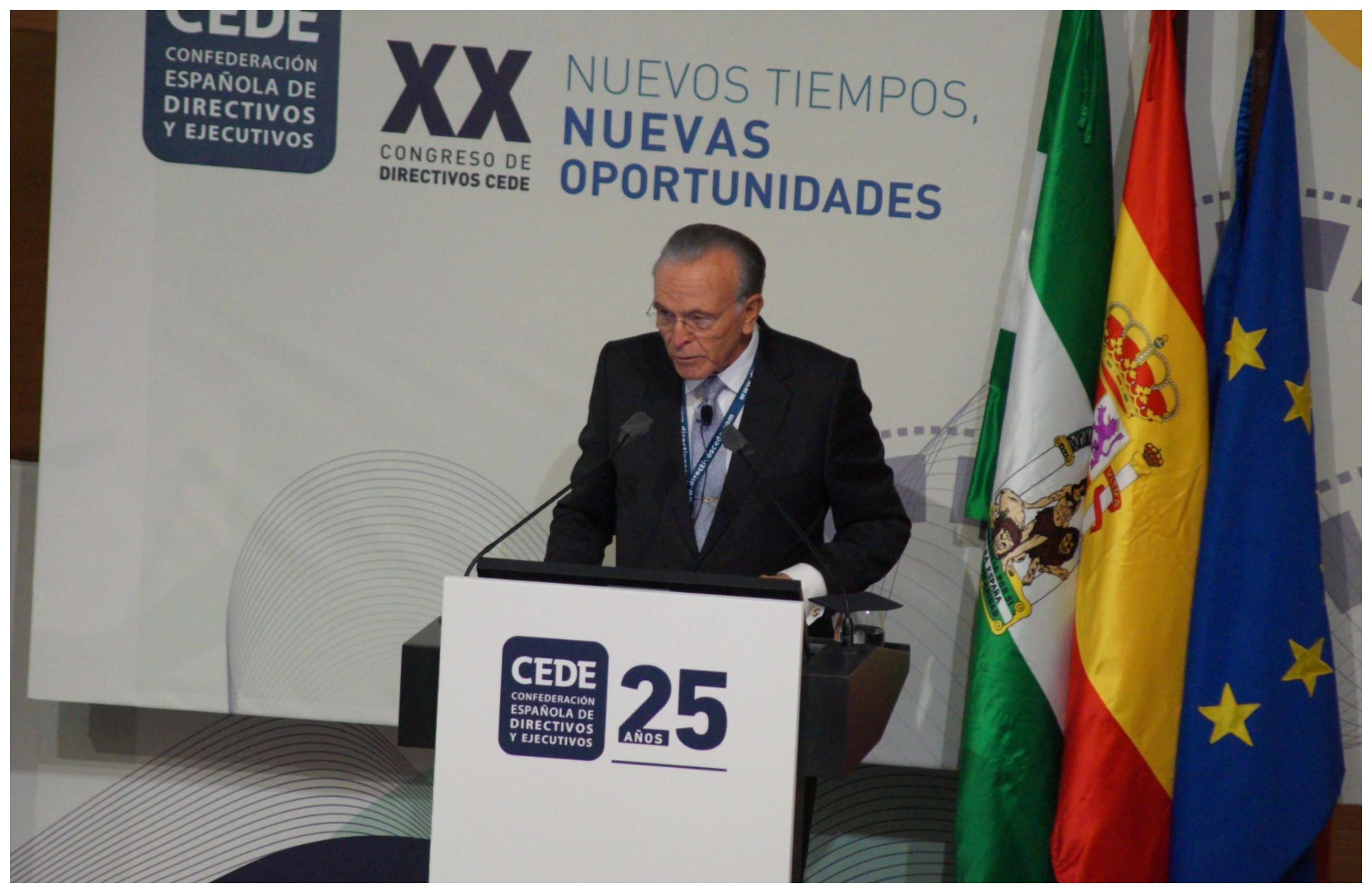 Fainé en CEDE: “Cuando trabajamos para mejorar lo llamamos esfuerzo, cuando trabajamos con ilusión lo llamamos pasión y cuando trabajamos para los demás, lo llamamos ilusión” Fainé en CEDE: “Cuando trabajamos para mejorar lo llamamos esfuerzo, cuando trabajamos con ilusión lo llamamos pasión y cuando trabajamos para los demás, lo llamamos ilusión”