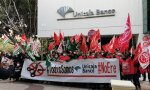 A pesar de la mejora de las condiciones presentada por el banco, los sindicatos han mantenido la movilización de esta tarde en la sede de Unicaja, en Málaga