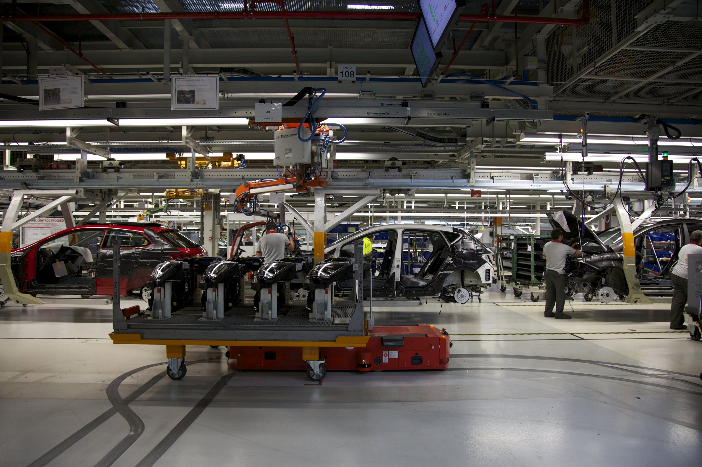 Fate, Bridgestone y Pirelli producen localmente unos 6 millones de neumáticos al año y se calcula que han dejado de producir más de 1,3 millones de unidades por un conflicto sindical Fate, Bridgestone y Pirelli producen localmente unos 6 millones de neumáticos al año y se calcula que han dejado de producir más de 1,3 millones de unidades por un conflicto sindical