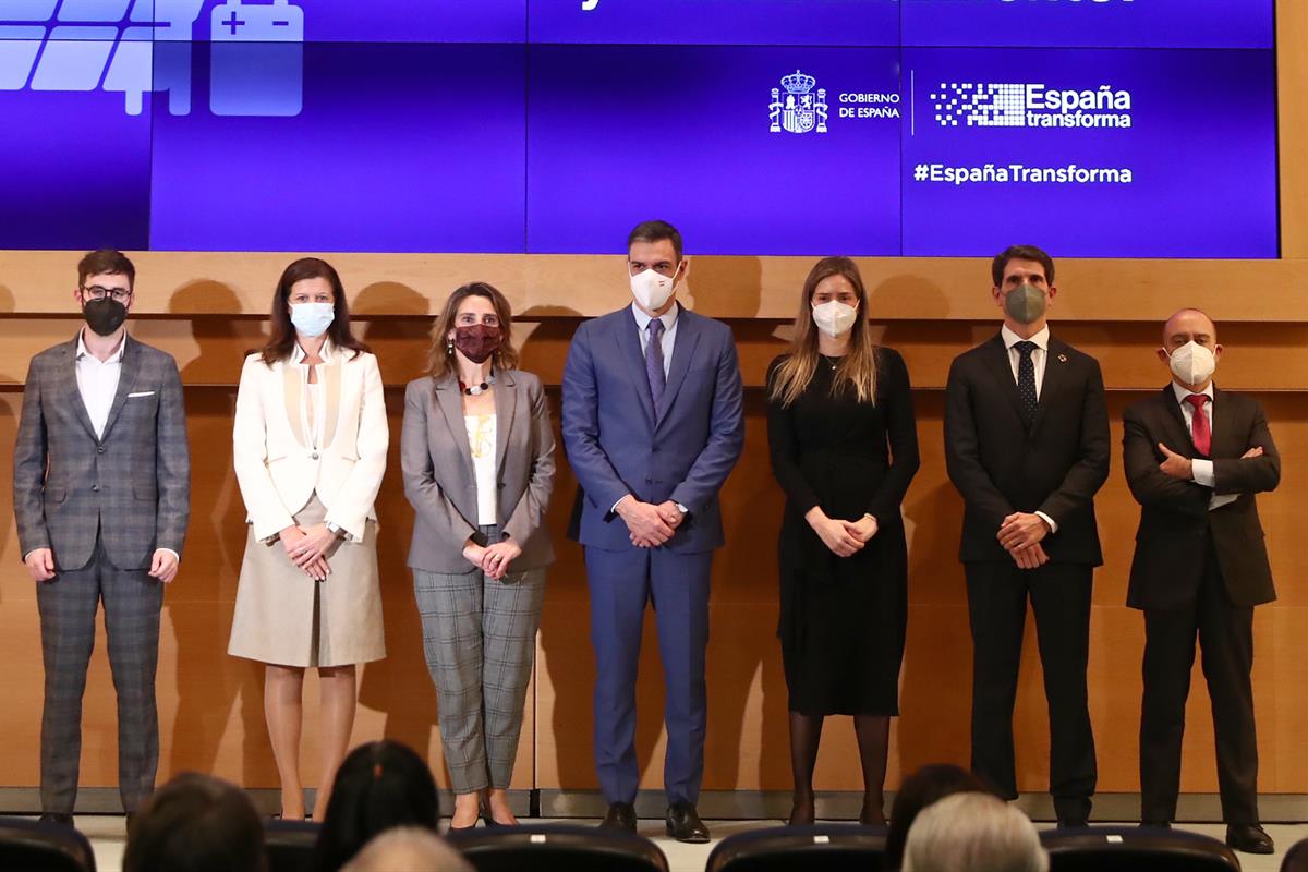 Lo que ha hecho el Gobierno de Sánchez y Ribera es, precisamente, cerrar los reactores nucleares que tenemos, finiquitar uno de nuestros mejores sostenes de la industria de la energía barata