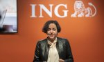 Almudena Román "abraza y escucha" la campaña que reivindica un trato más humano, más presencial, por parte de los bancos, a pesar de que ING solo tiene 29 oficinas en España