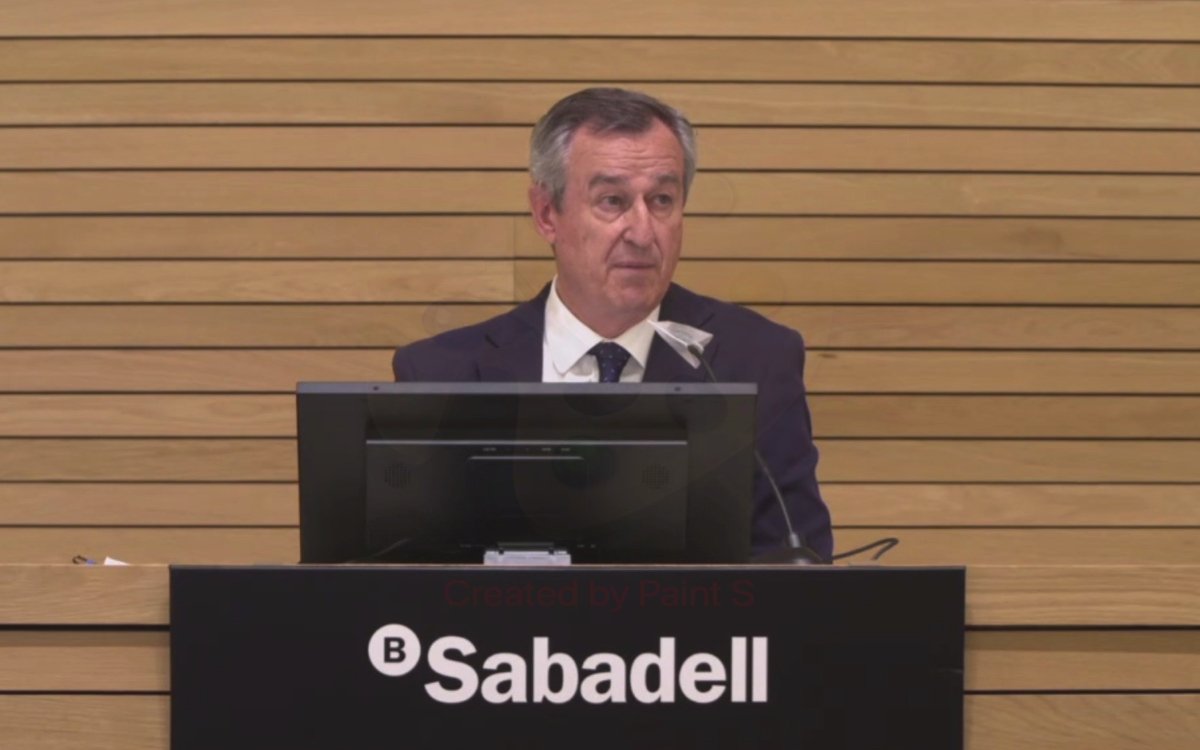 César González-Bueno, durante la rueda de prensa telemática para presentar los resultados del Sabadell de 2021 César González-Bueno, durante la rueda de prensa telemática para presentar los resultados del Sabadell de 2021