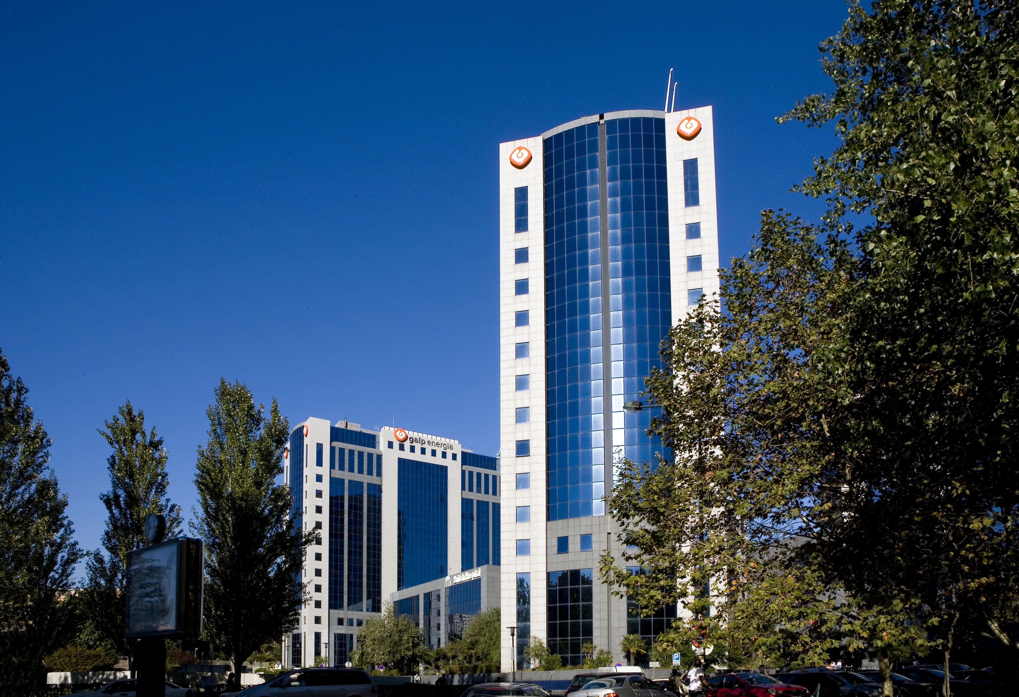 Galp vuelve a números negros y su principal negocio sigue siendo la exploración y producción de hidrocarburos, aunque tiene ambiciosos objetivos en energía fotovoltaica Galp vuelve a números negros y su principal negocio sigue siendo la exploración y producción de hidrocarburos, aunque tiene ambiciosos objetivos en energía fotovoltaica