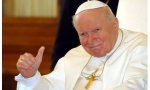 El Parkinson le había diezmado durante los últimos años de su vida pero no por ello Juan Pablo II dejó de cumplir su papel hasta el final, al grito de "Cristo no se bajó de la cruz"