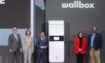 Wallbox ha inaugurado su tercera fábrica, en la Zona Franca de Barcelona, y acudieron diversas autoridades (Reyes Maroto, Pere Aragonès y Ada Colau), así como el CEO de Wallbox, Enric Asunción, y el presidente y CEO de Iberdrola, Ignacio S. Galán