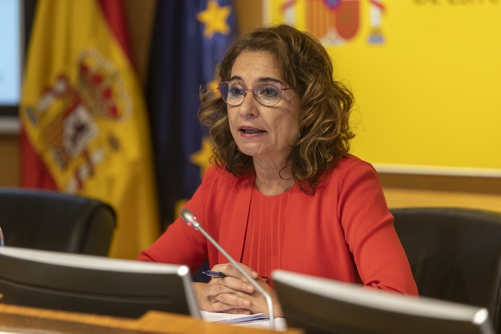 Las palabras de Marisu Montero sobre un recargo fiscal a las eléctricas ya les causan daño bursátil