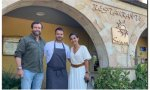 El dueño del restaurante Solana, en Ampuero (Cantabria) subió una foto a Twitter con Espinosa de los Monteros y Monasterio y presumió de ello