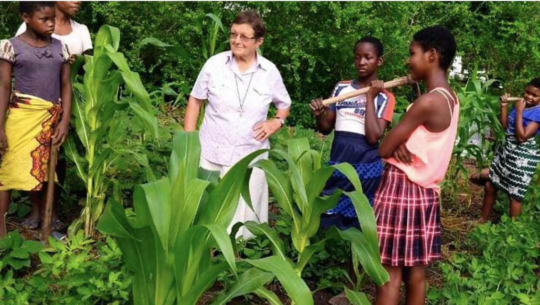 La hermana María De Coppi, en la misión de Mozambique. (ACN)
